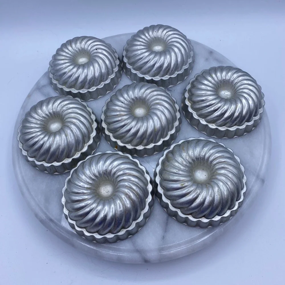 Unbranded Unisex 4in Mini Bundt Cake Pans Silver Fluted Swirl Aluminum Set of 7